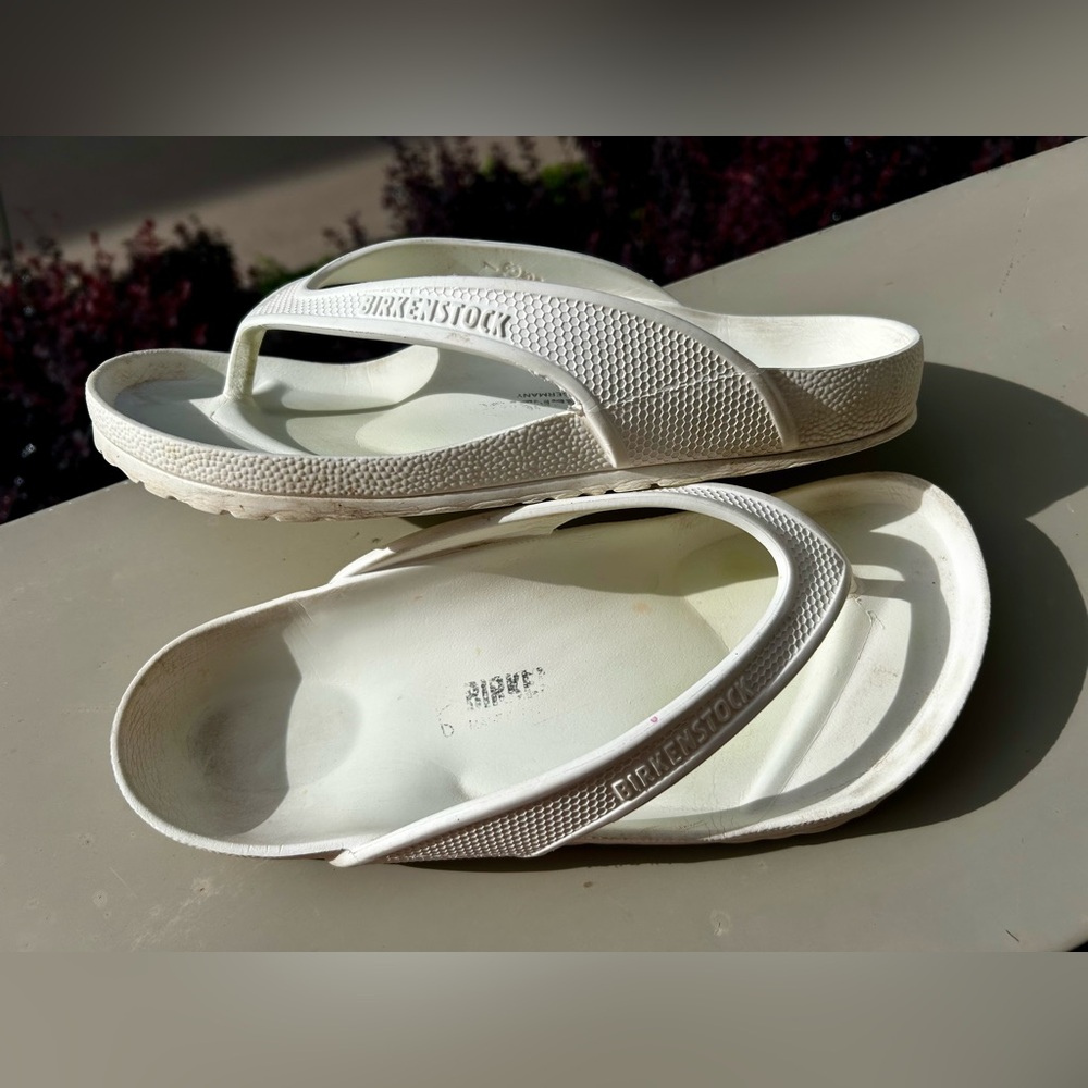Birkenstock Off-White Flip Flops size 38